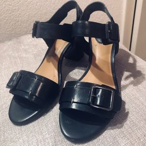 CLARK LEATHER HEELS ❤️